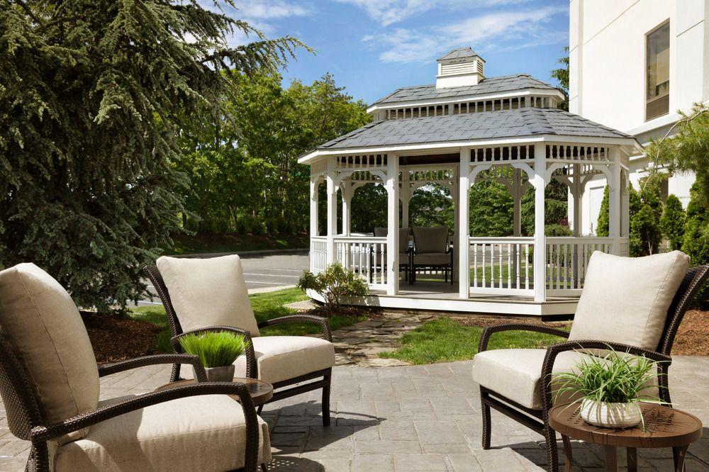 image-housing-carousel