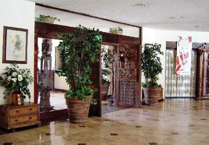 image-housing-carousel