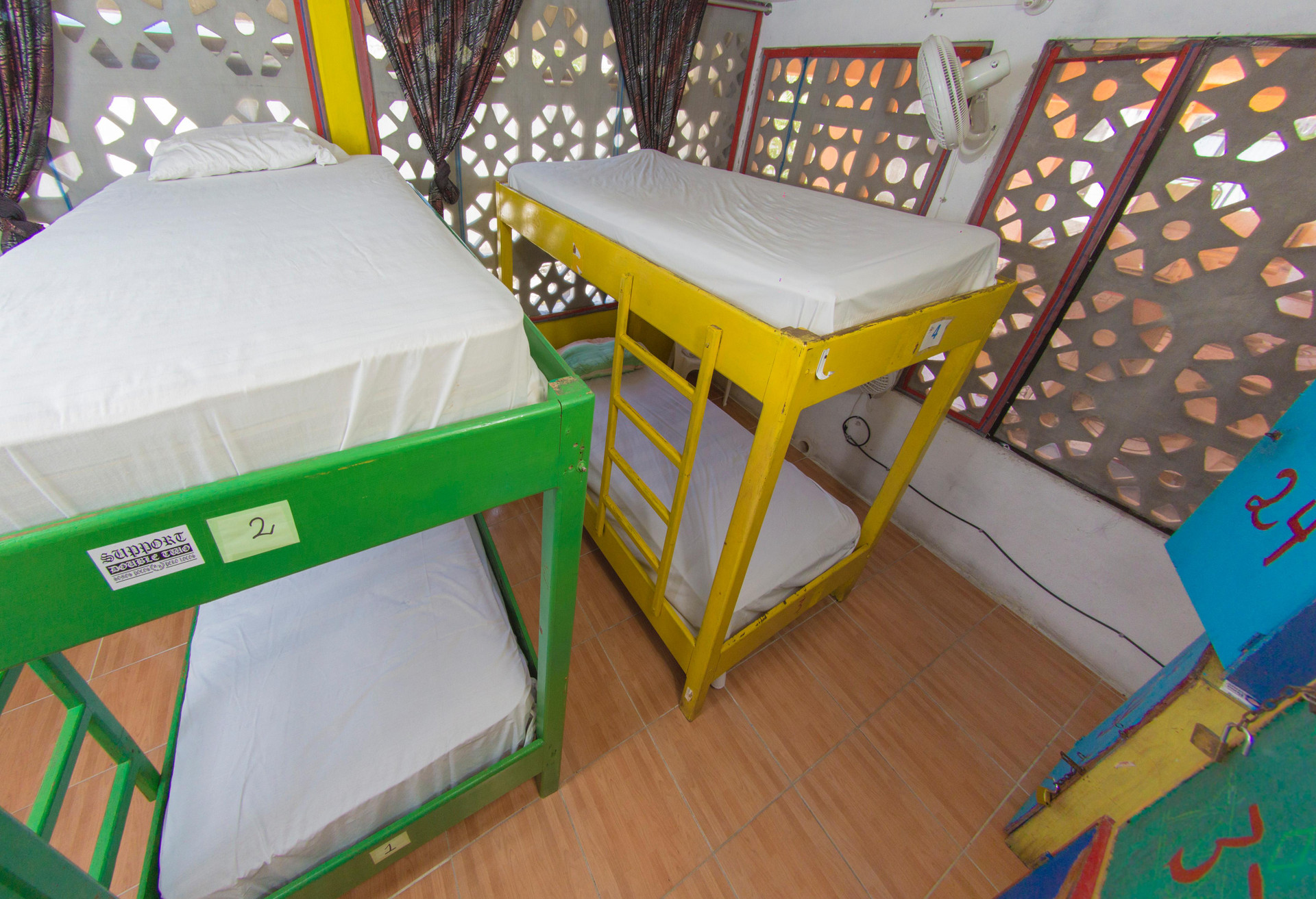 image-housing-carousel