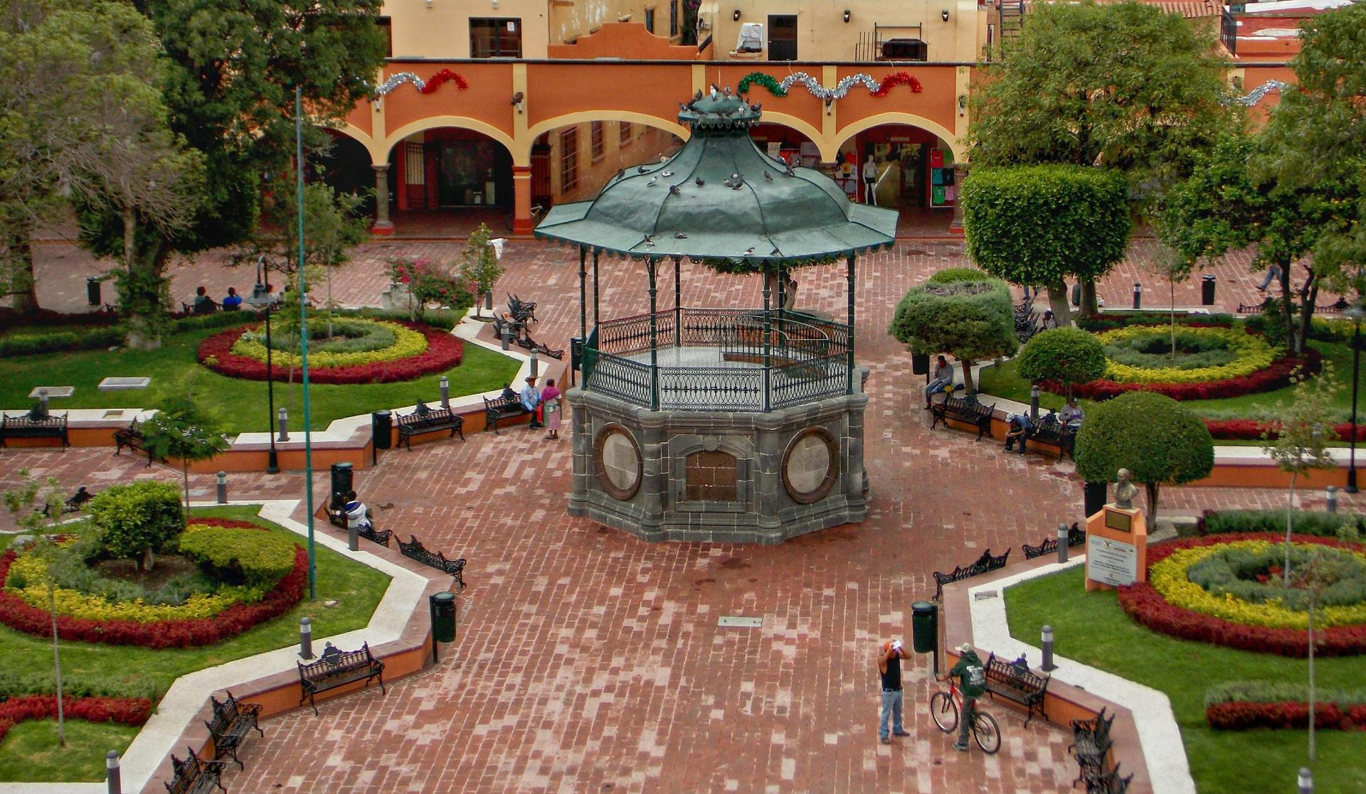 image-housing-carousel