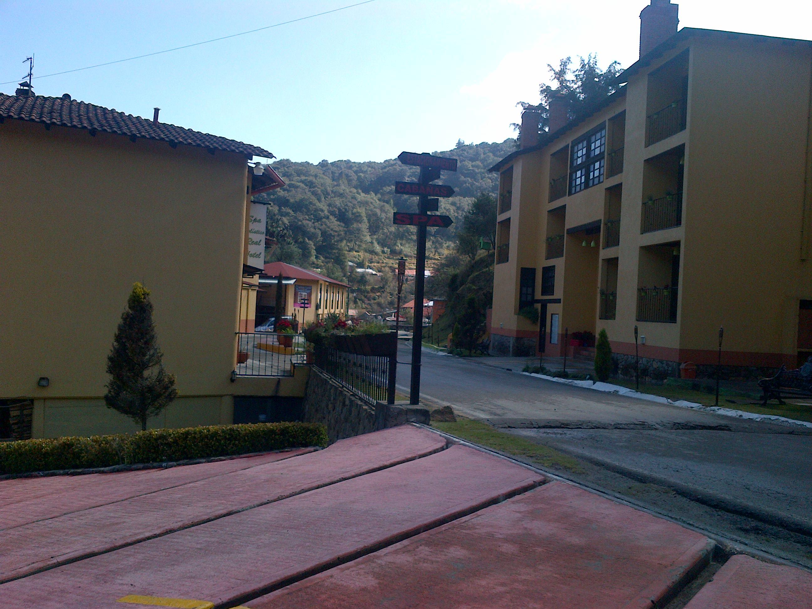 image-housing-carousel