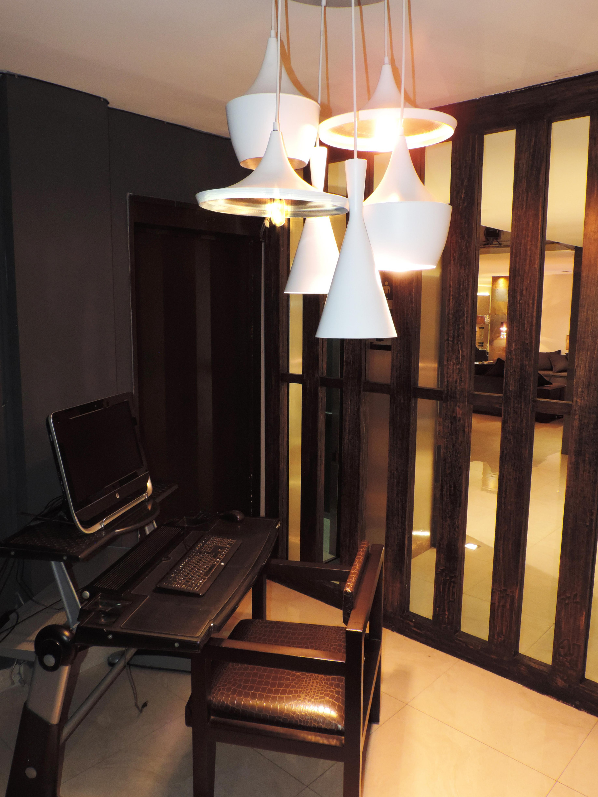 image-housing-carousel