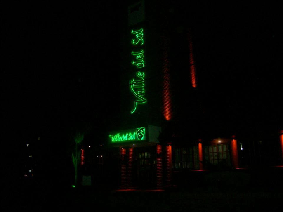 image-housing-carousel