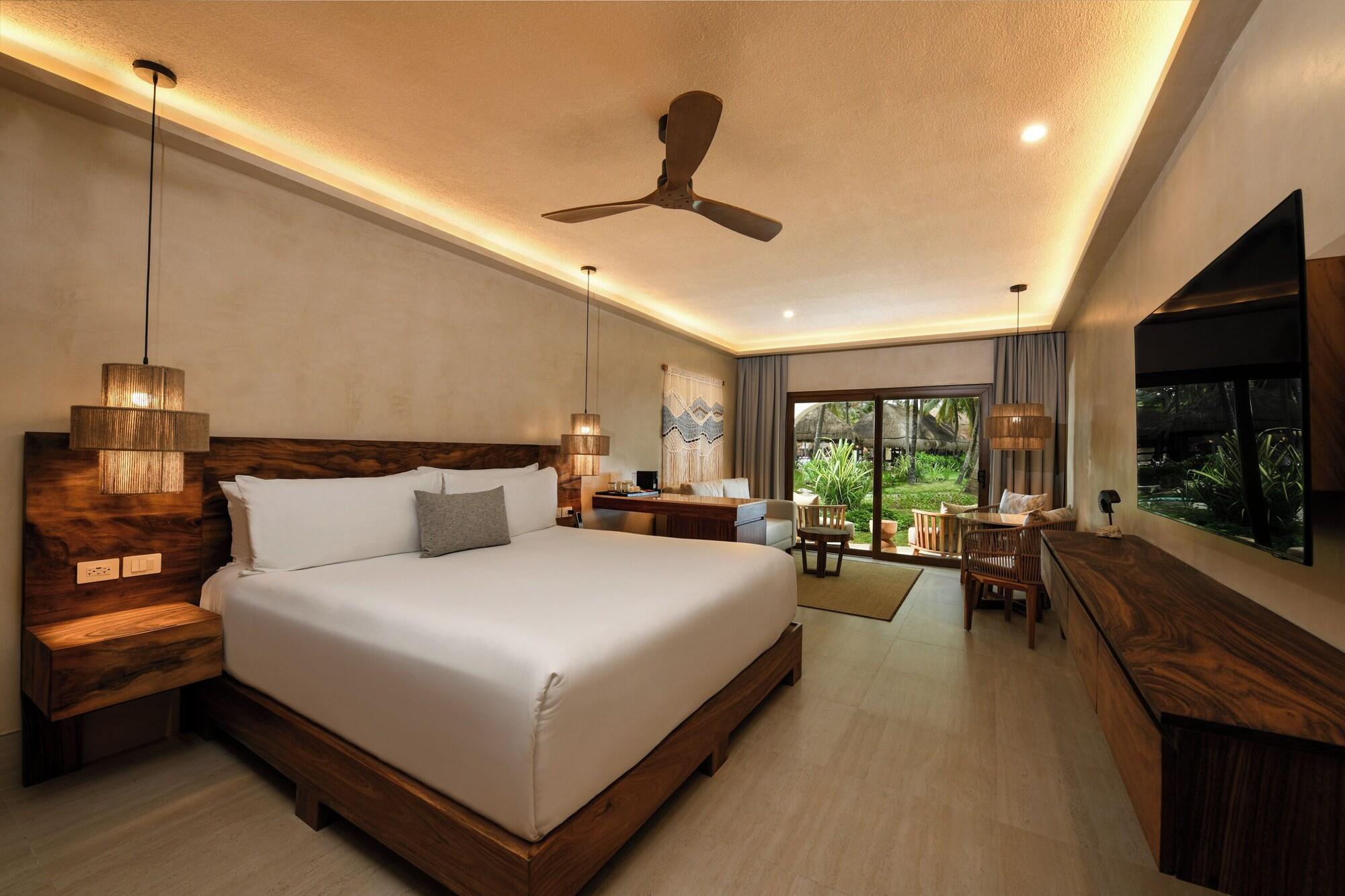 ROYAL SUITE