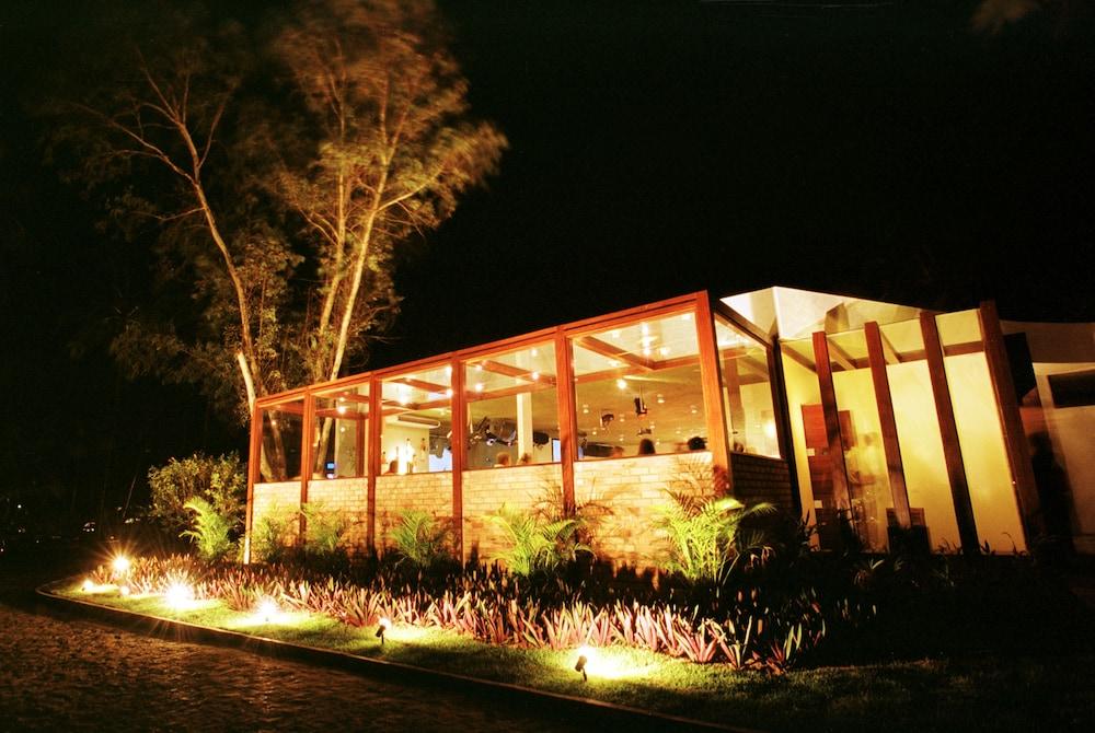 image-housing-carousel