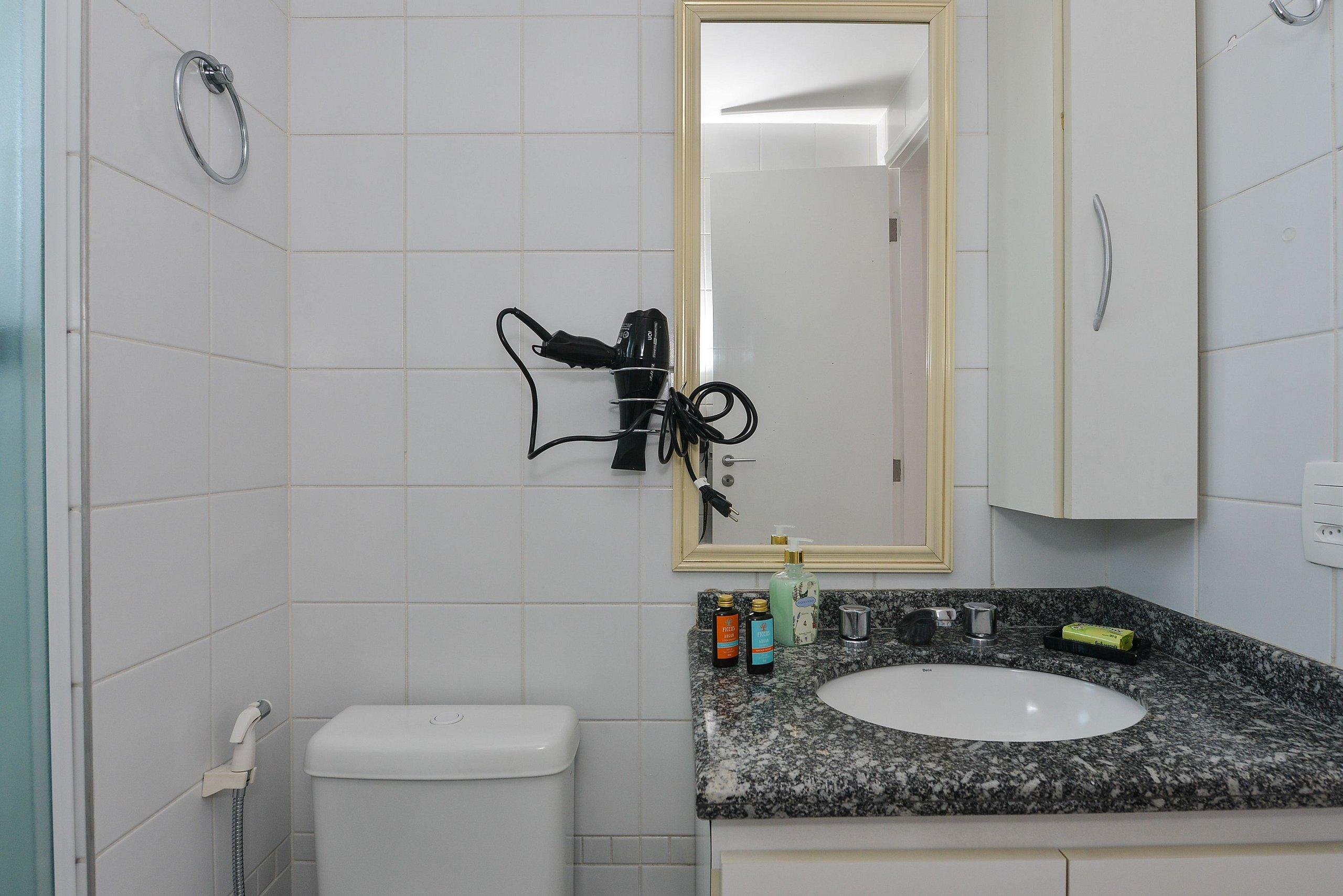 image-housing-carousel