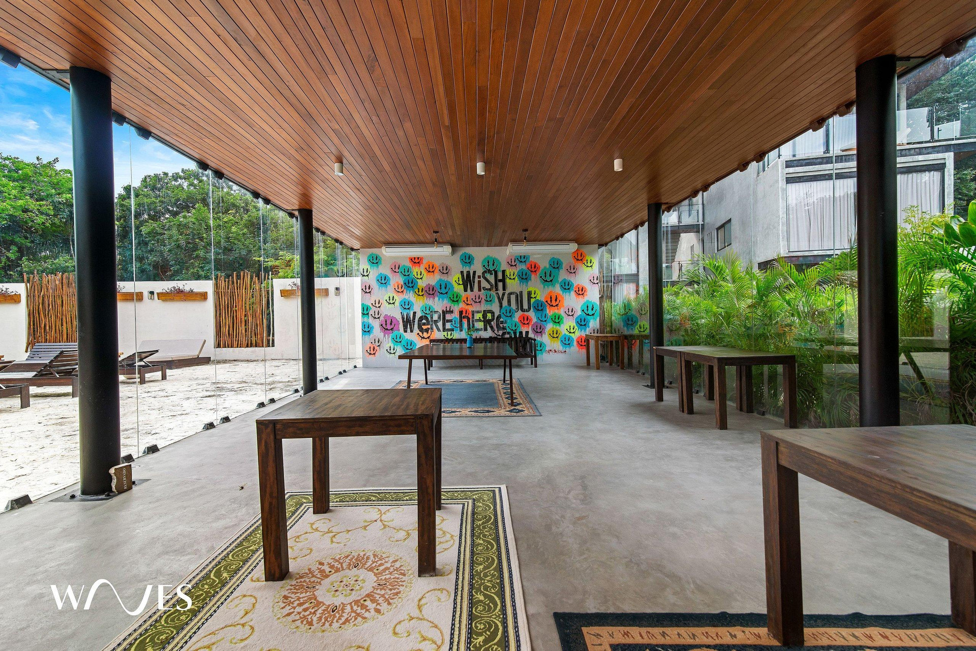 image-housing-carousel