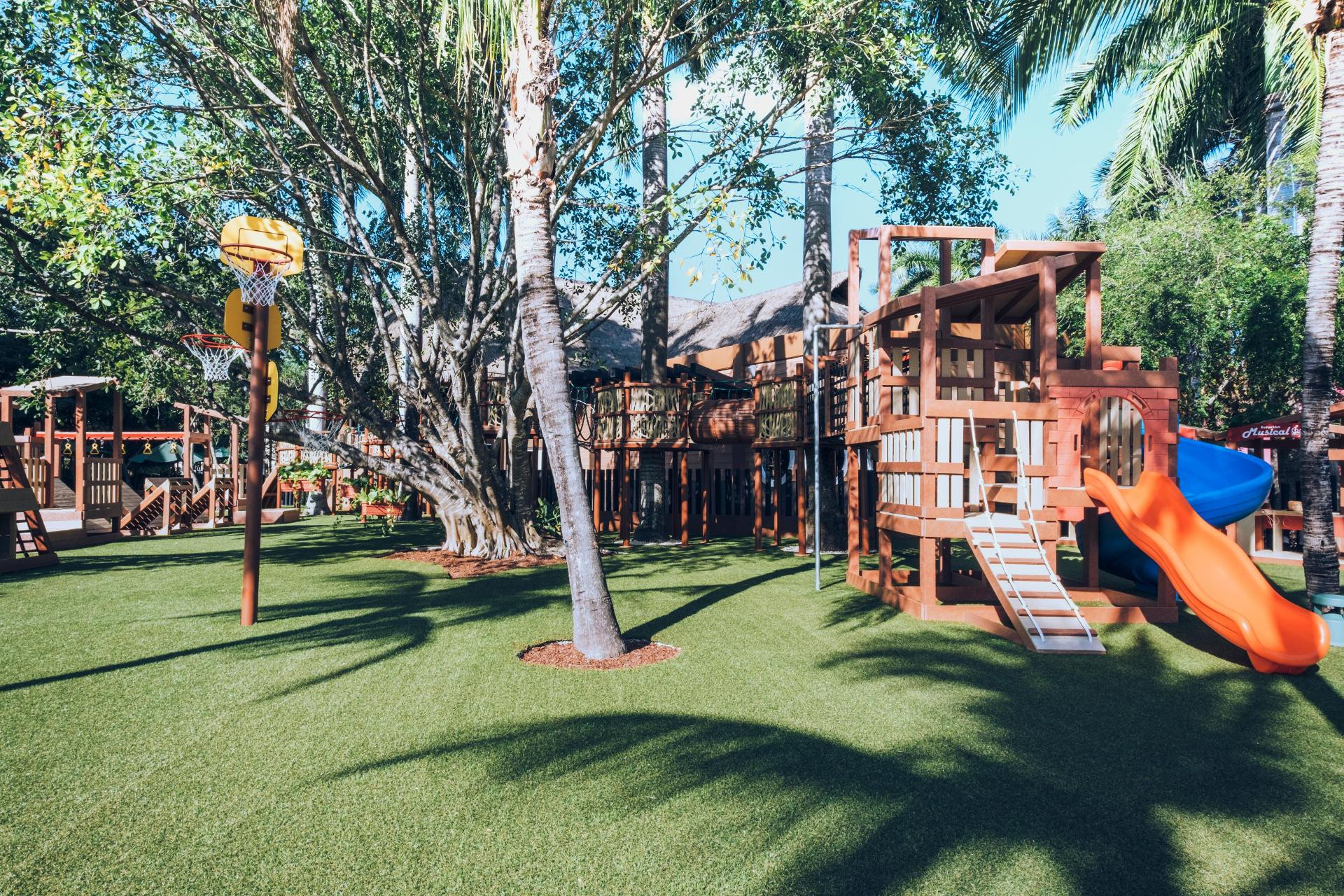 image-housing-carousel