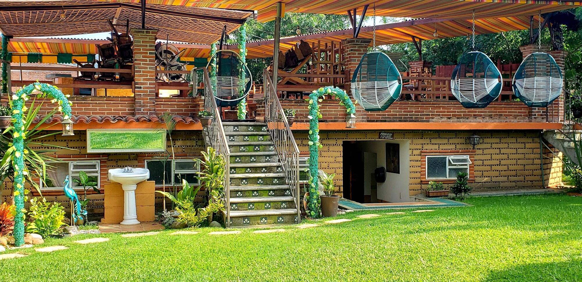 image-housing-carousel