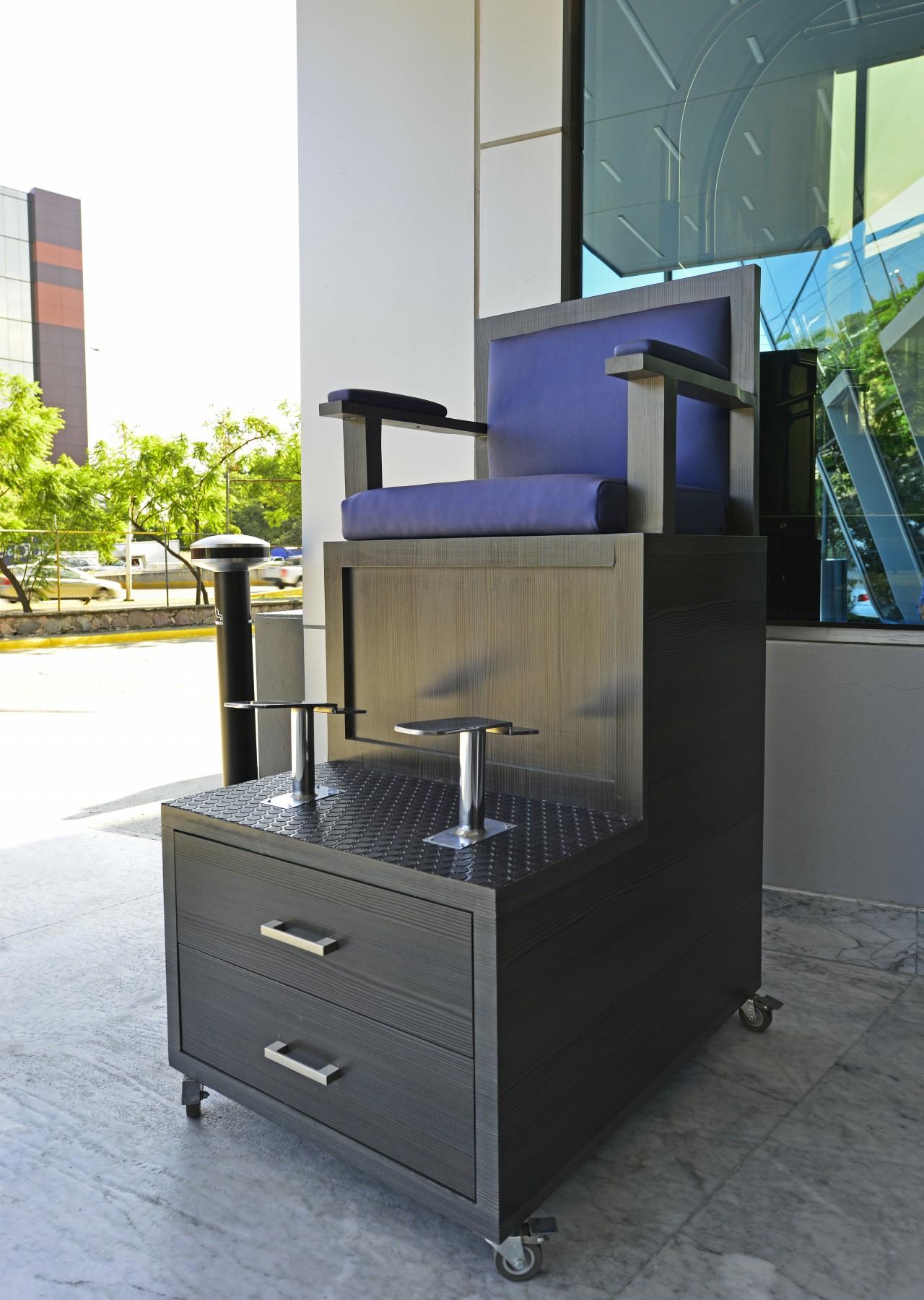 image-housing-carousel