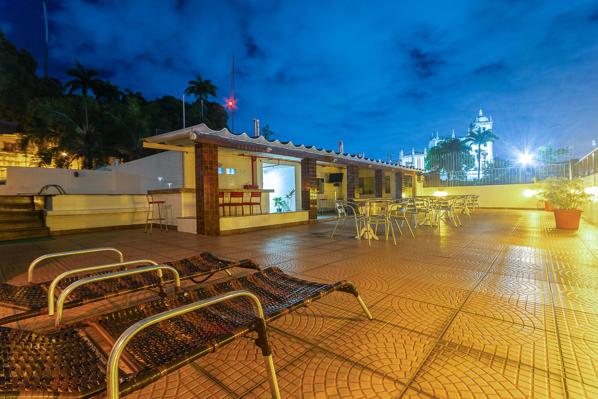 image-housing-carousel