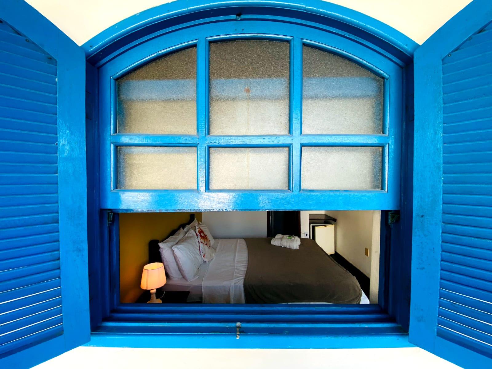 image-housing-carousel