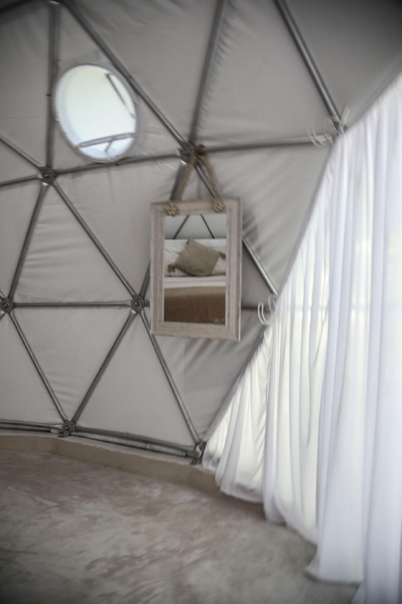 image-housing-carousel