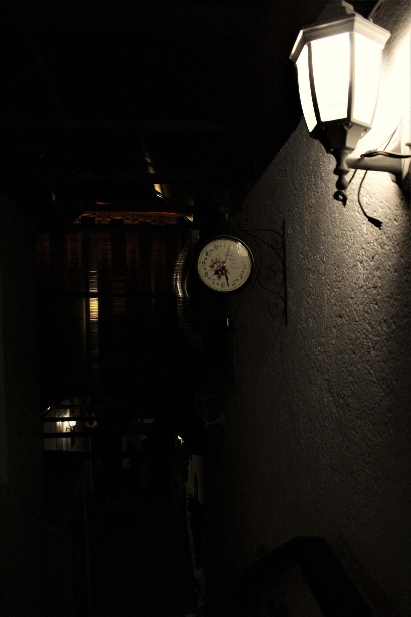 image-housing-carousel
