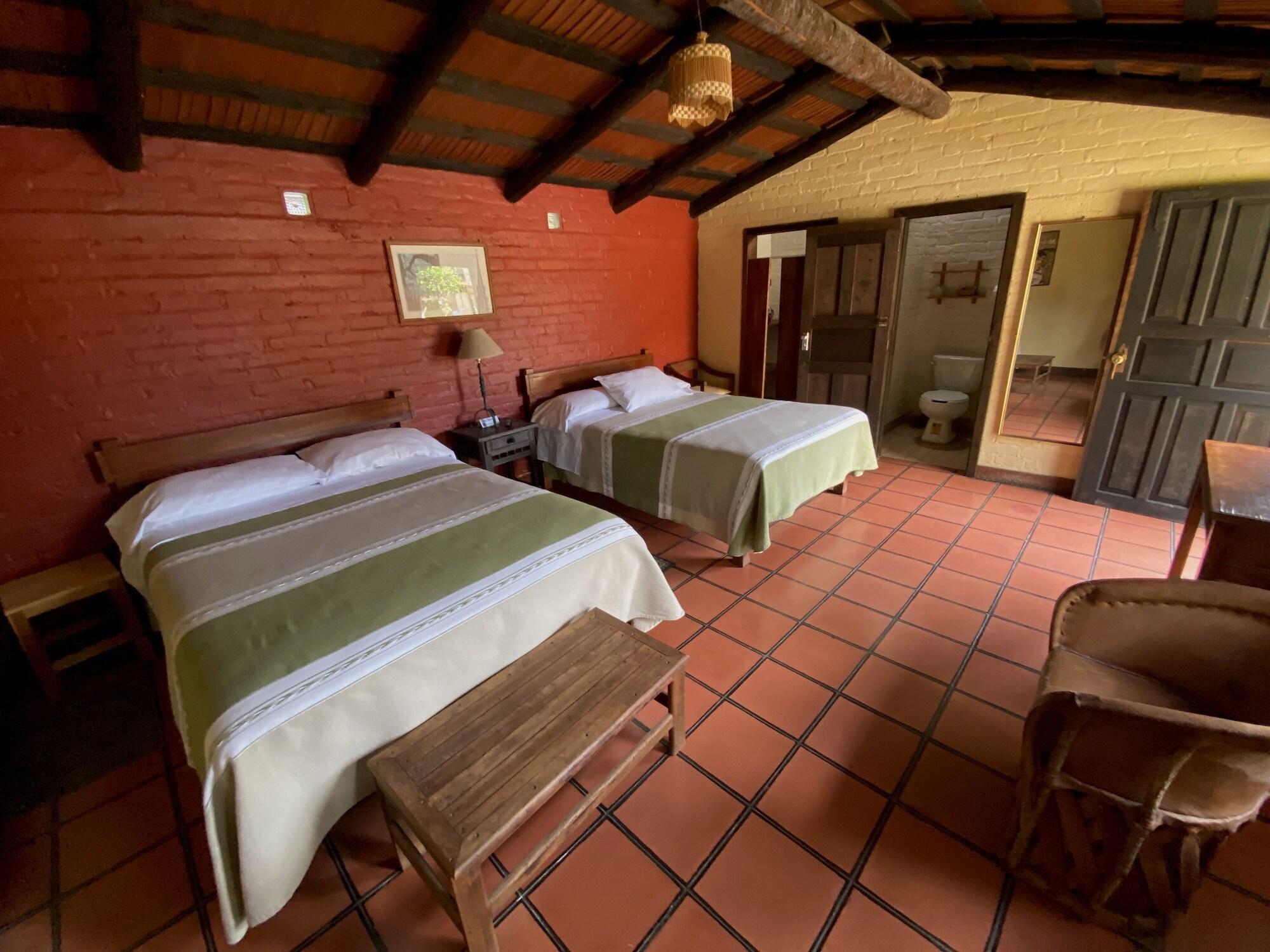 Villa Patzcuaro Garden Hotel & RV Park 6
