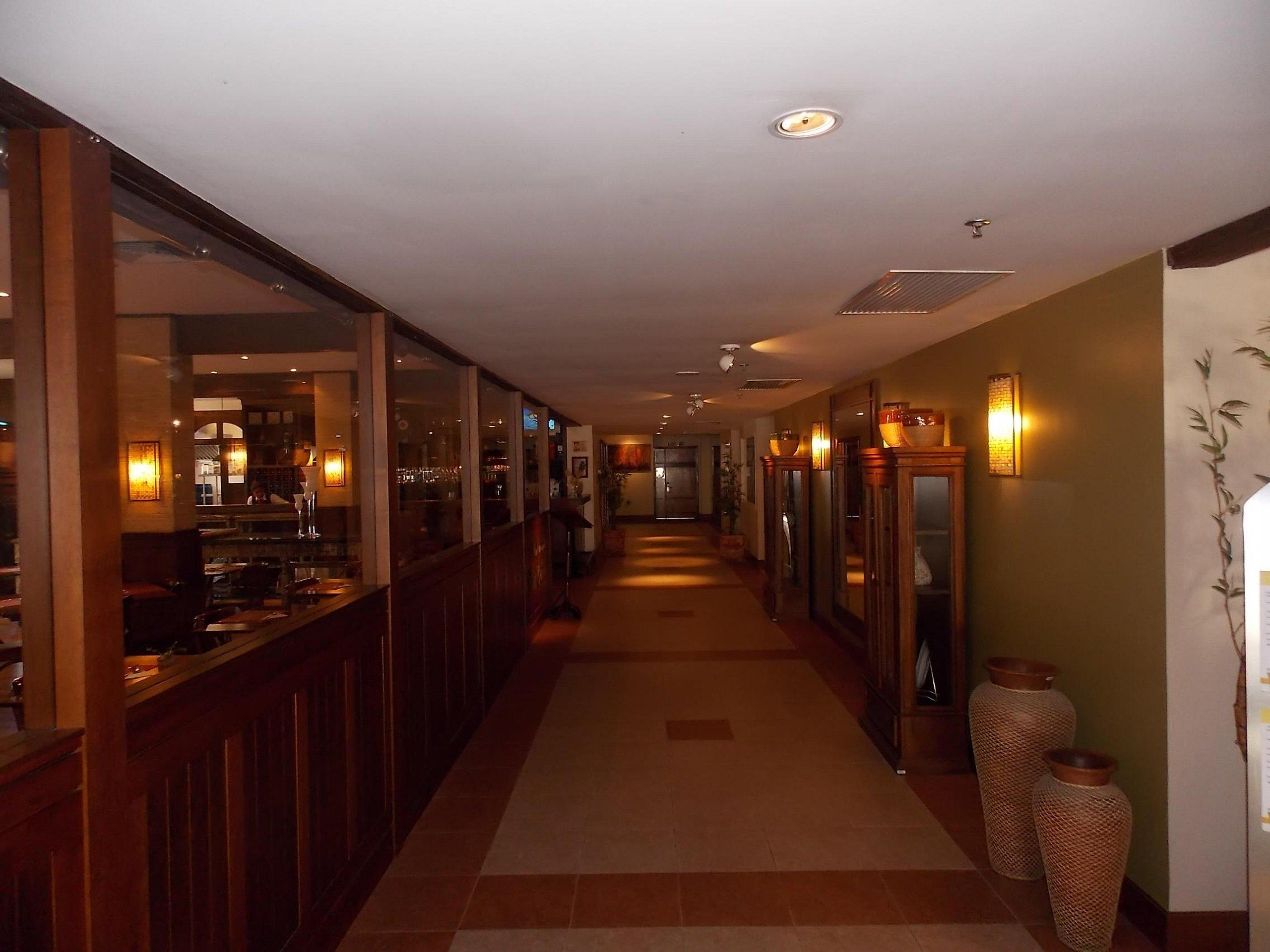 image-housing-carousel