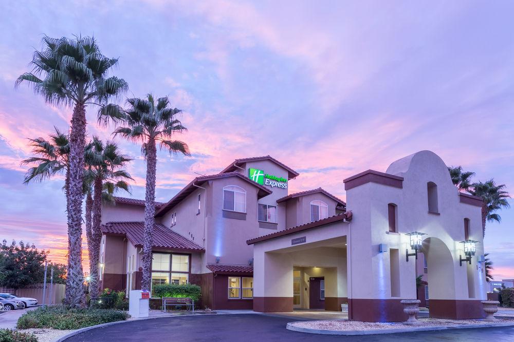 Holiday Inn Express & Suites Manteca City Center, an IHG Hotel image
