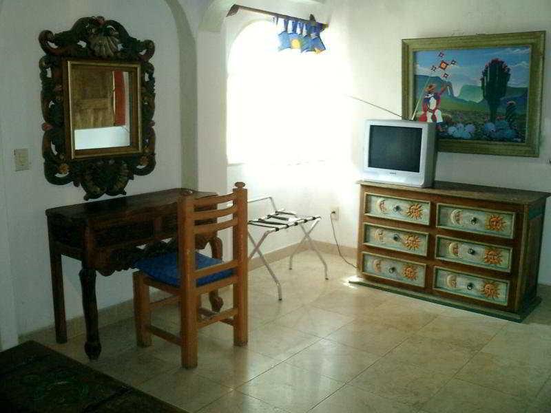 image-housing-carousel