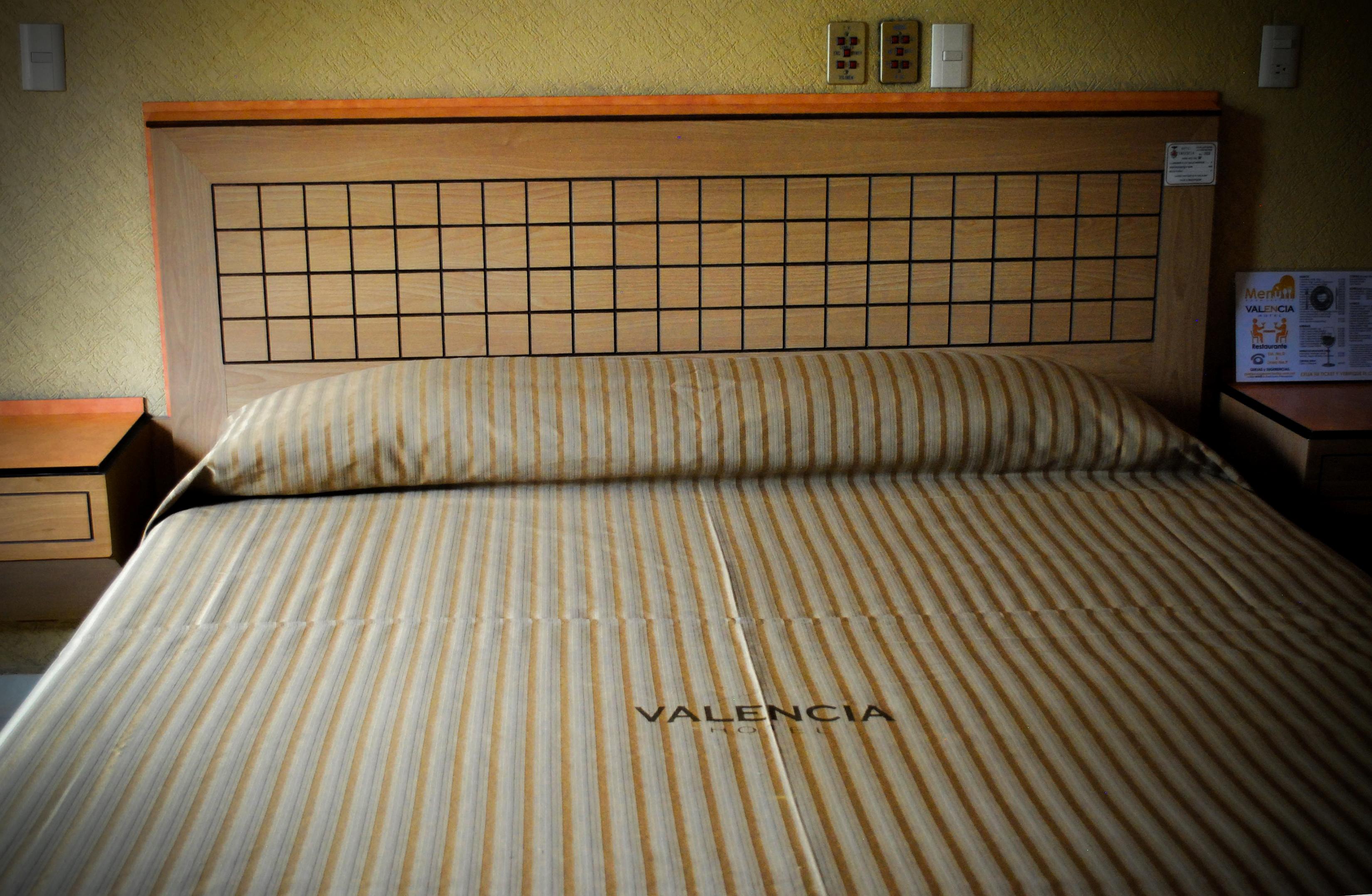 image-housing-carousel