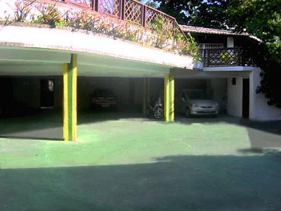image-housing-carousel