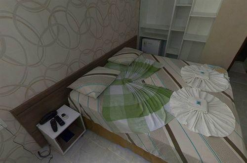 image-housing-carousel