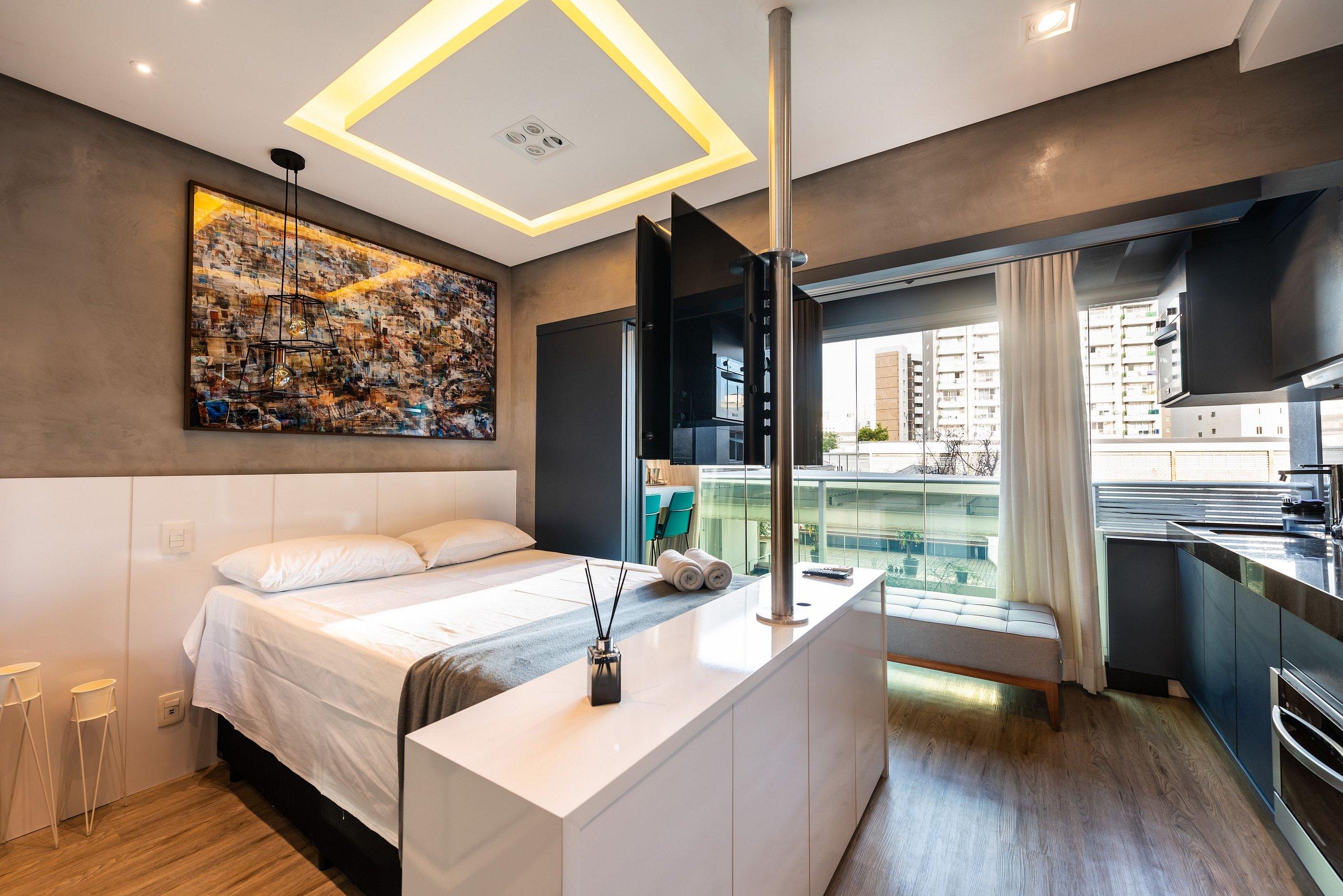 image-housing-carousel