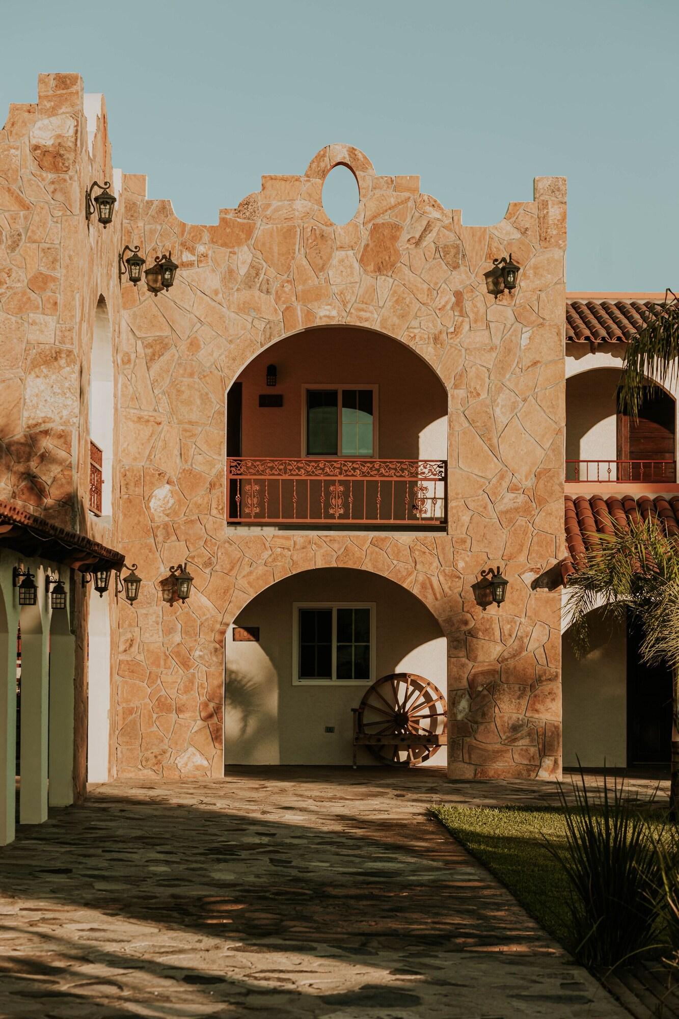 image-housing-carousel