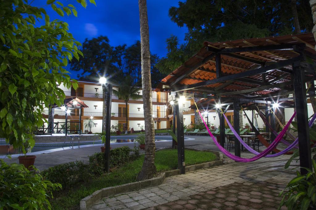 image-housing-carousel