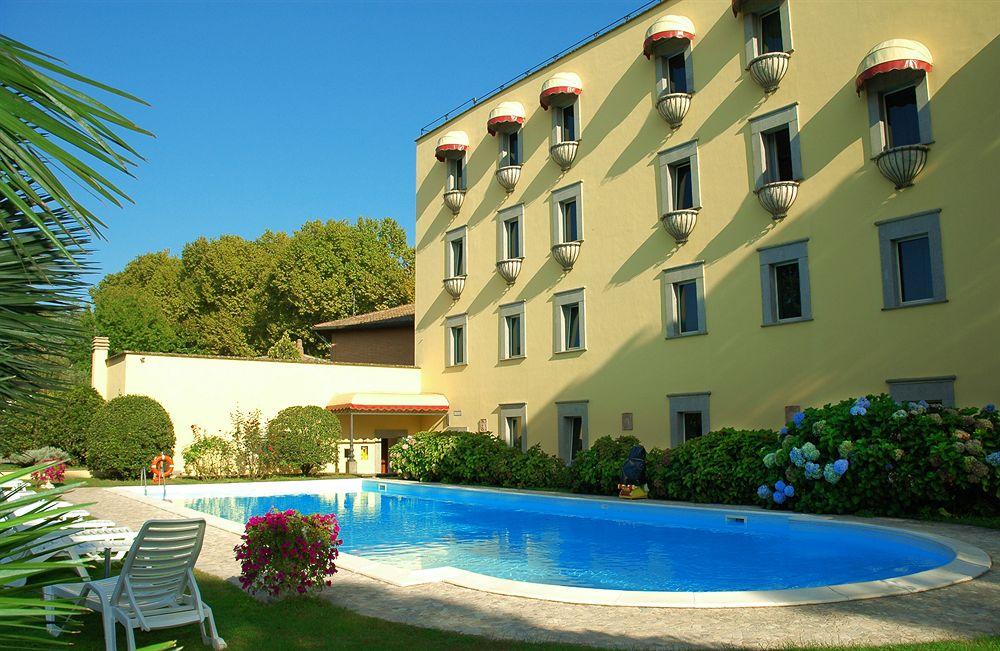 Hotel Columbus sul Lago 4 stelle image