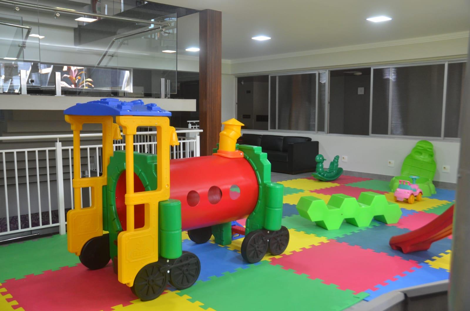 image-housing-carousel