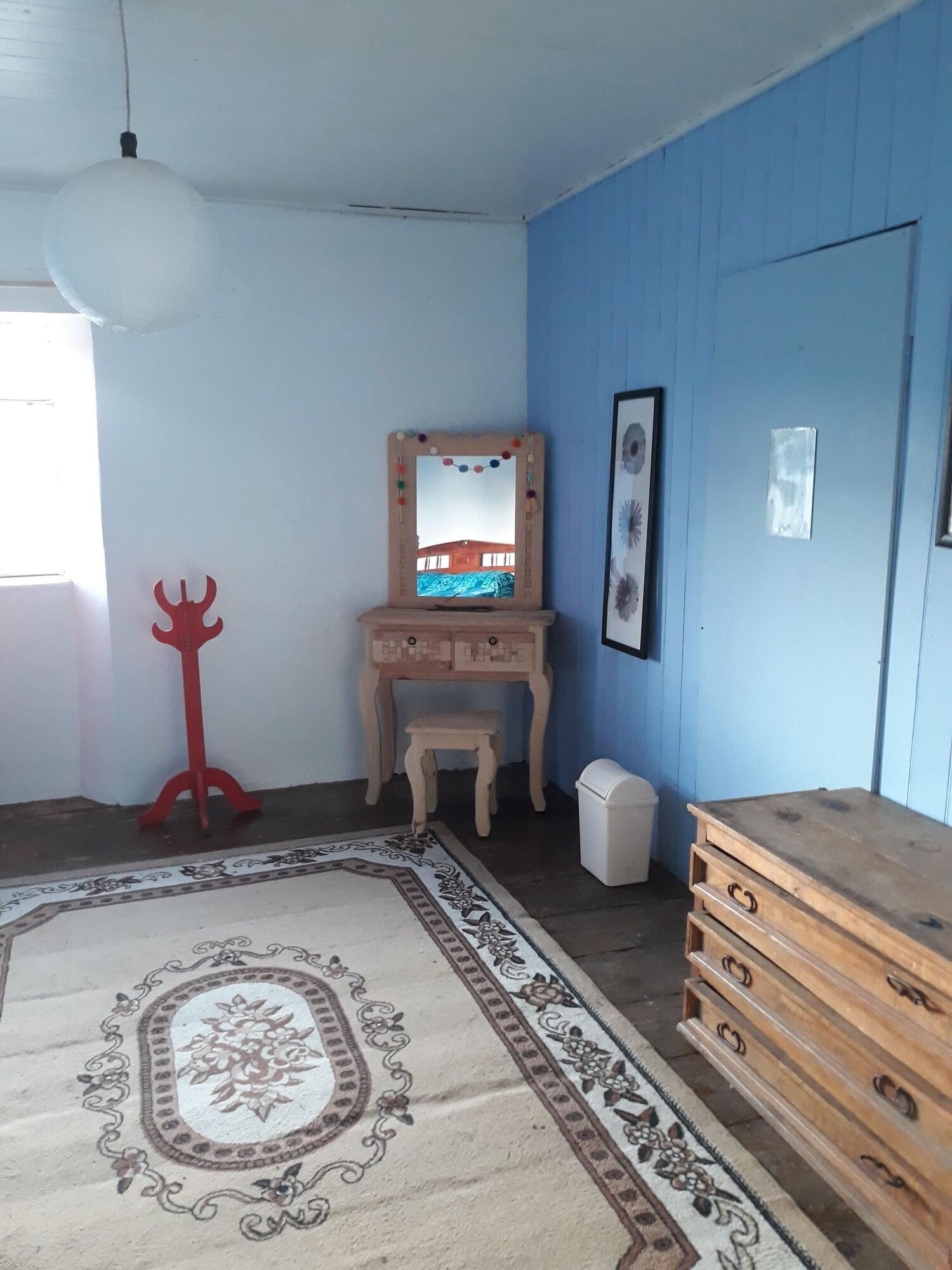 image-housing-carousel