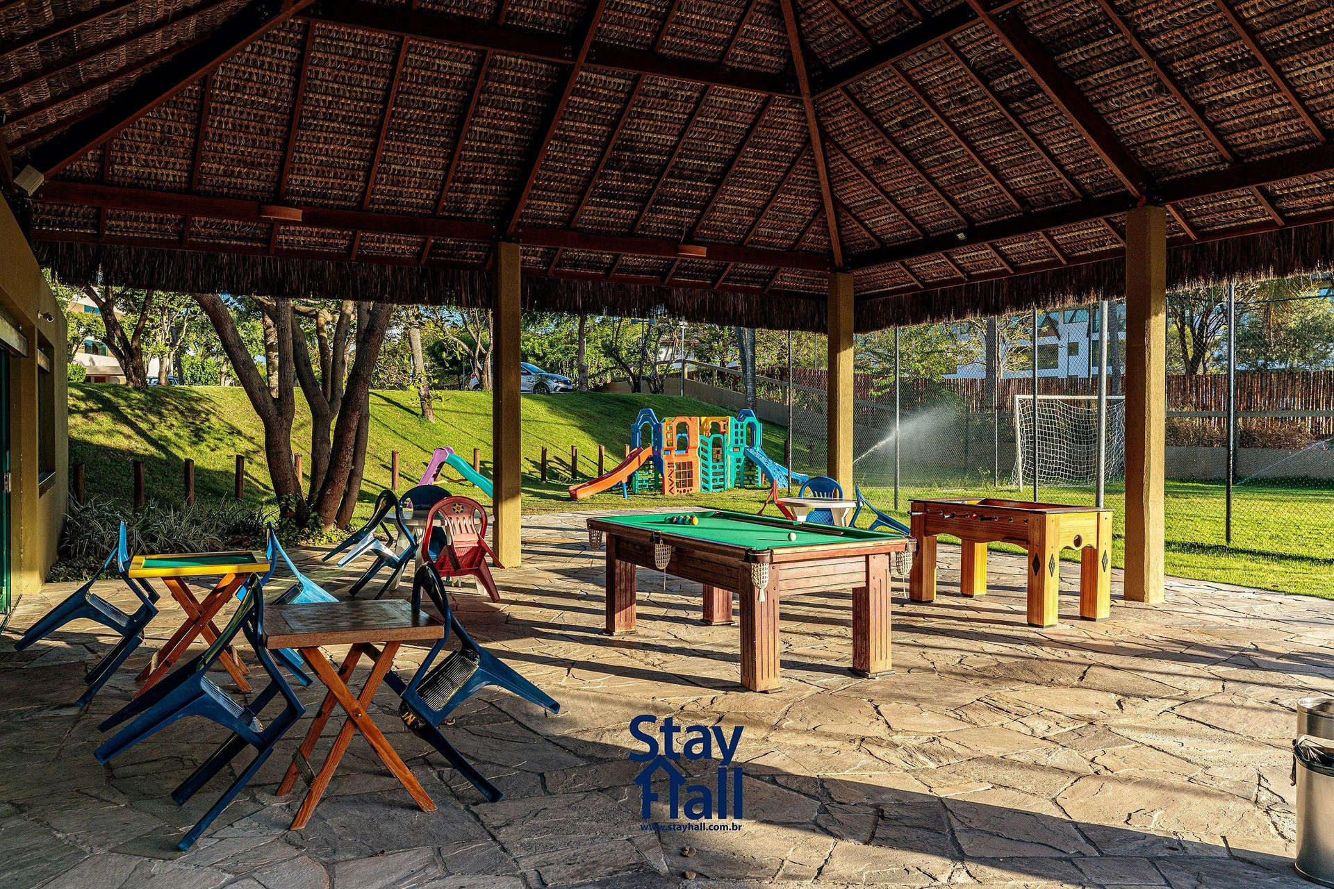 image-housing-carousel