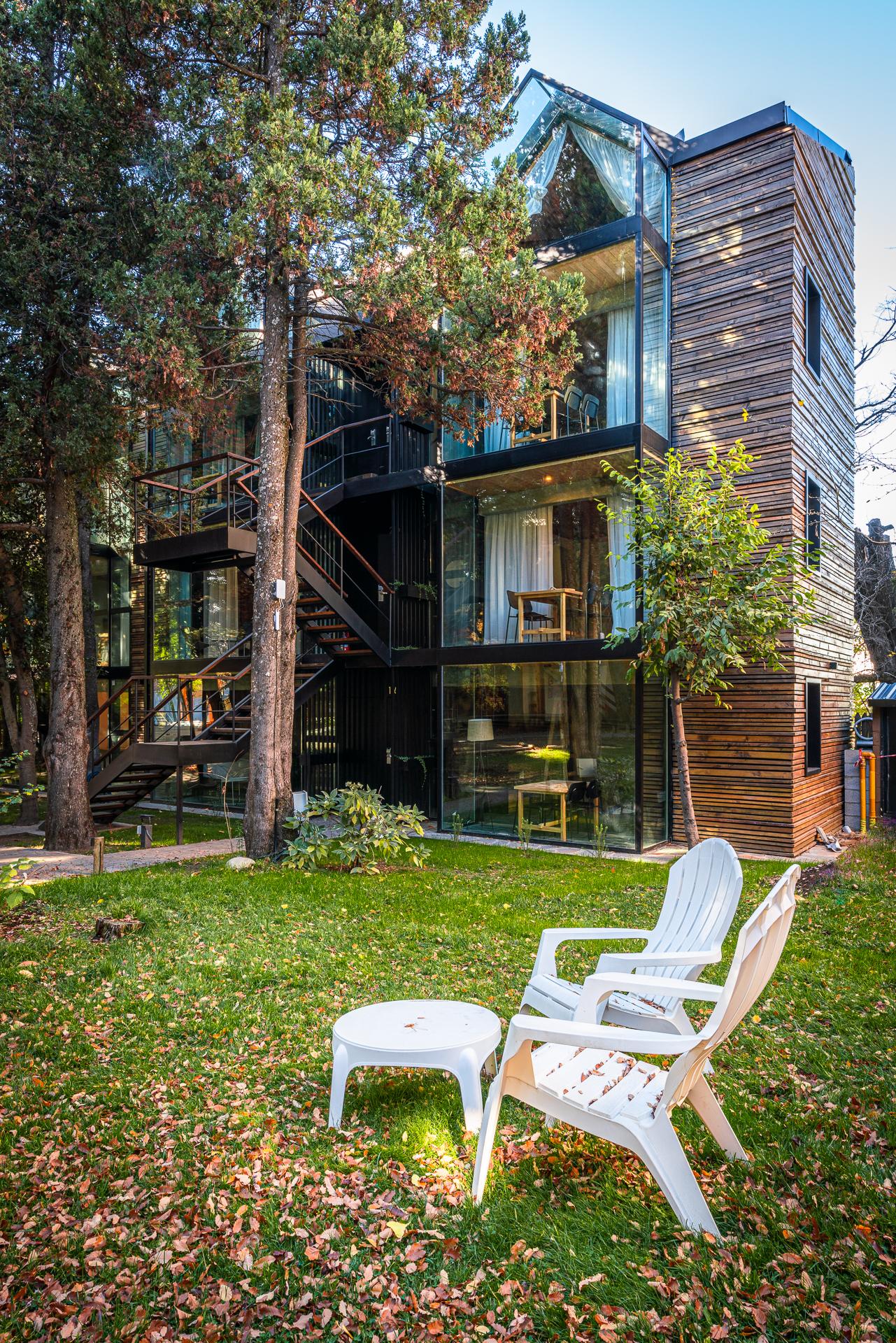 image-housing-carousel