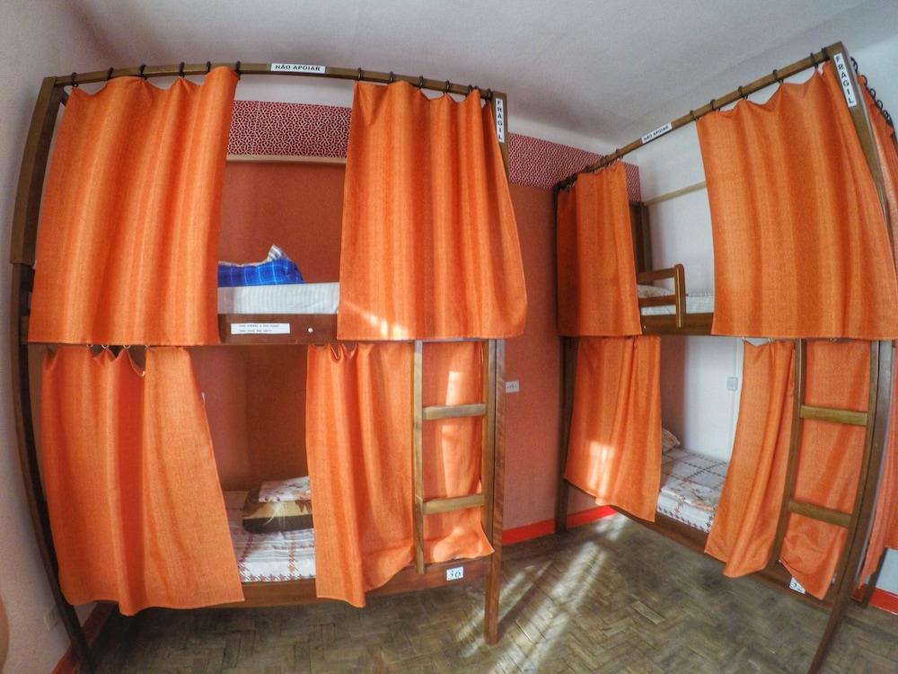image-housing-carousel