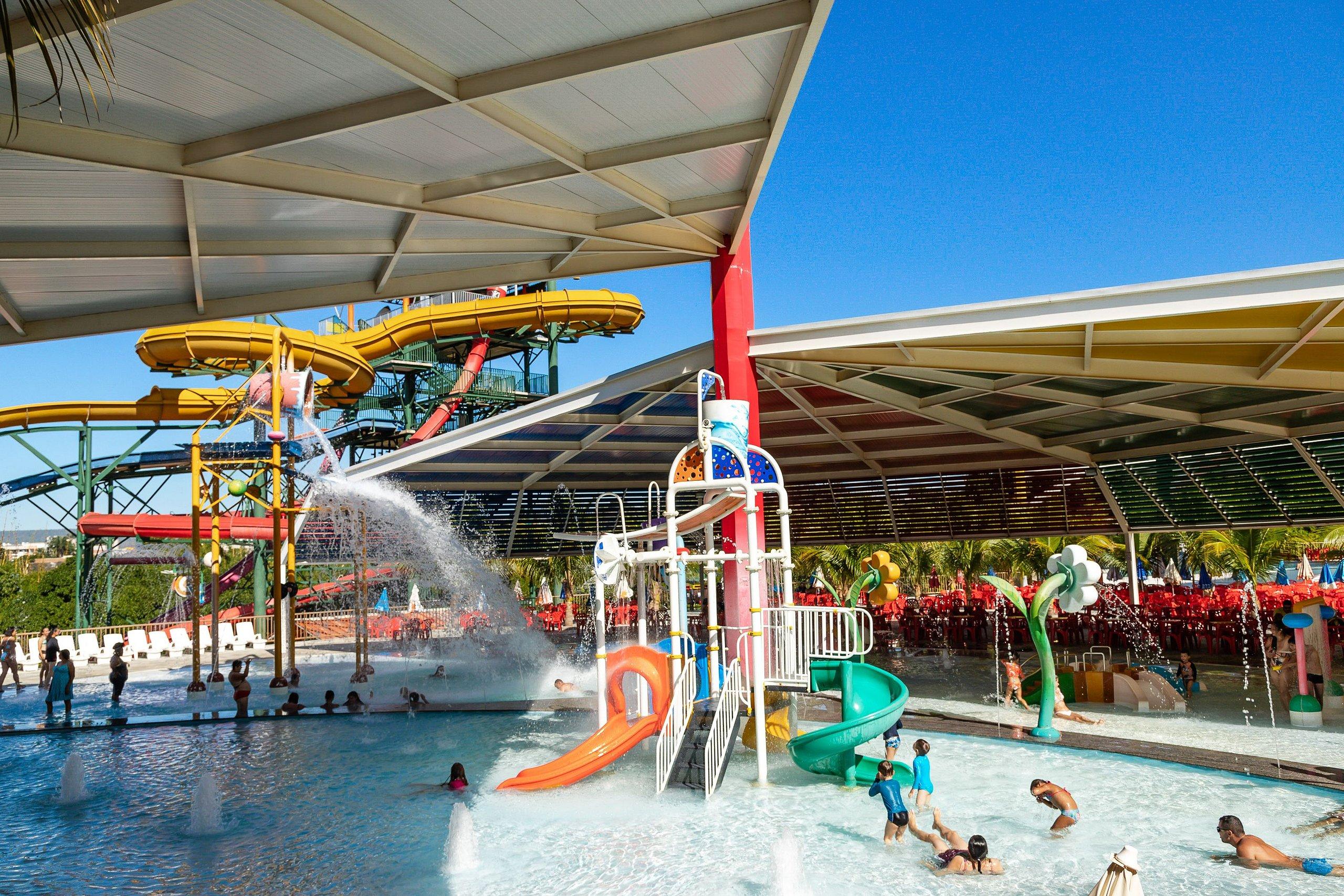 image-housing-carousel