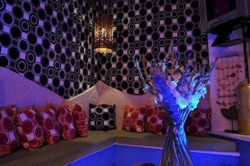 image-housing-carousel