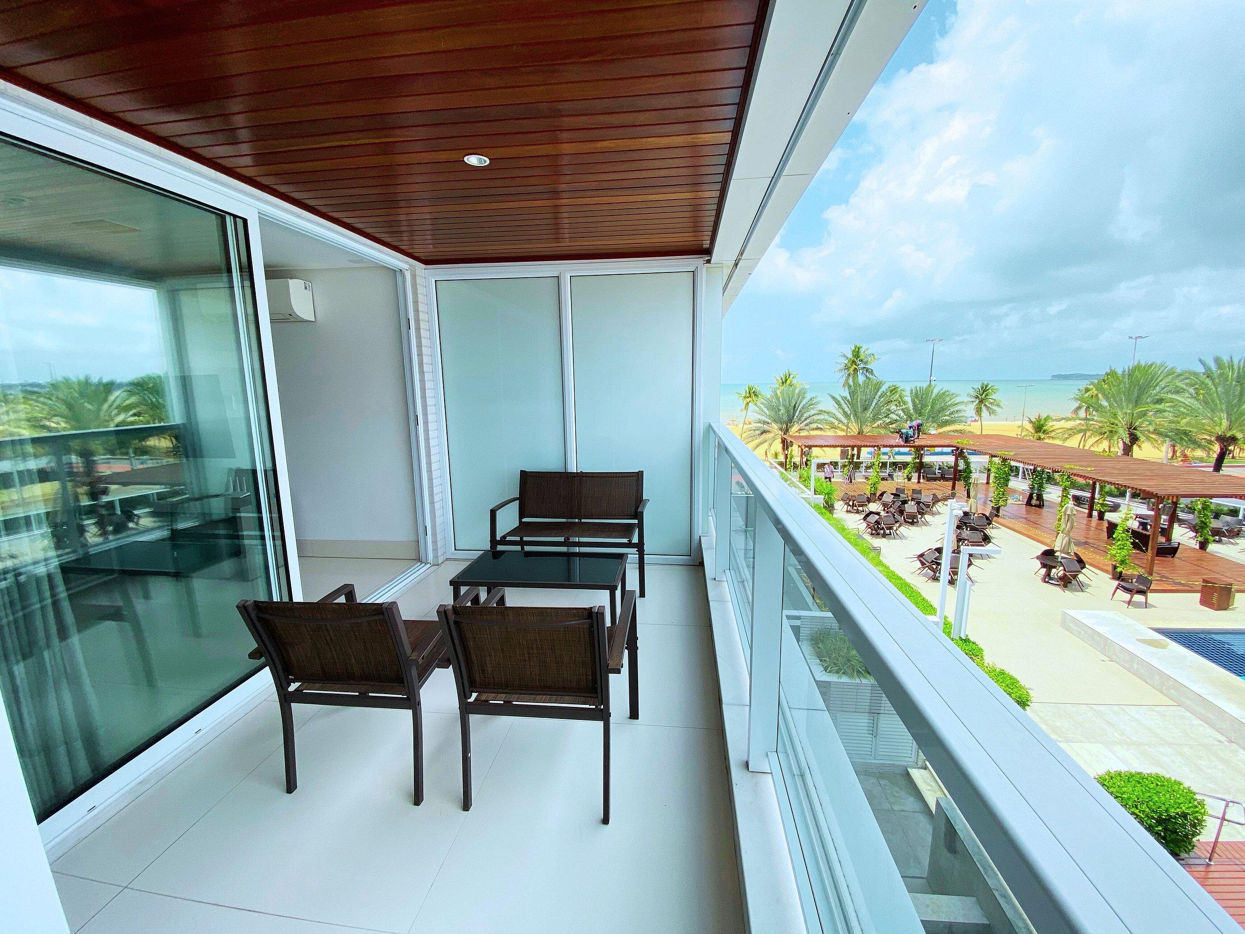 image-housing-carousel