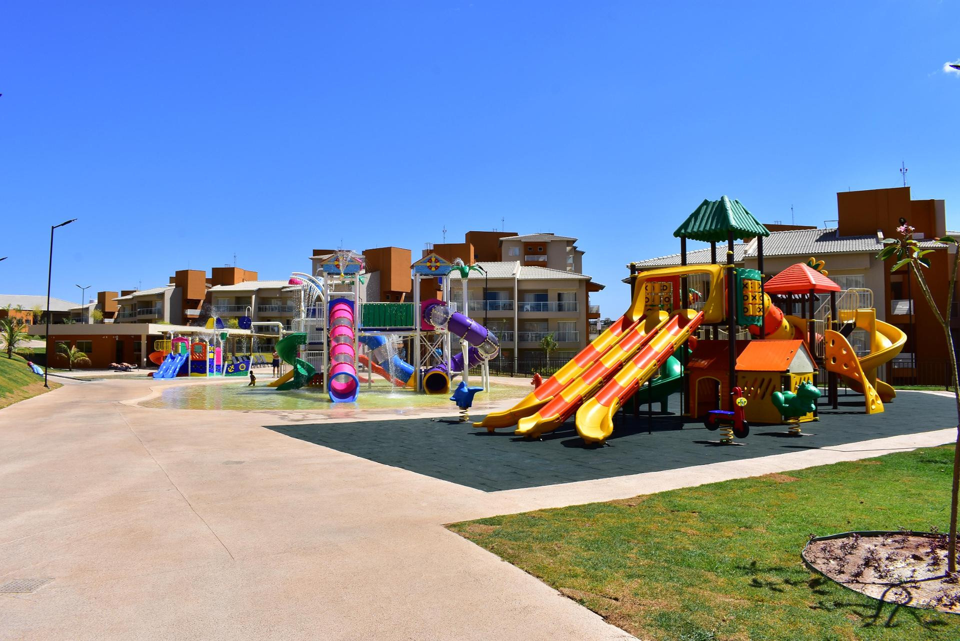 image-housing-carousel