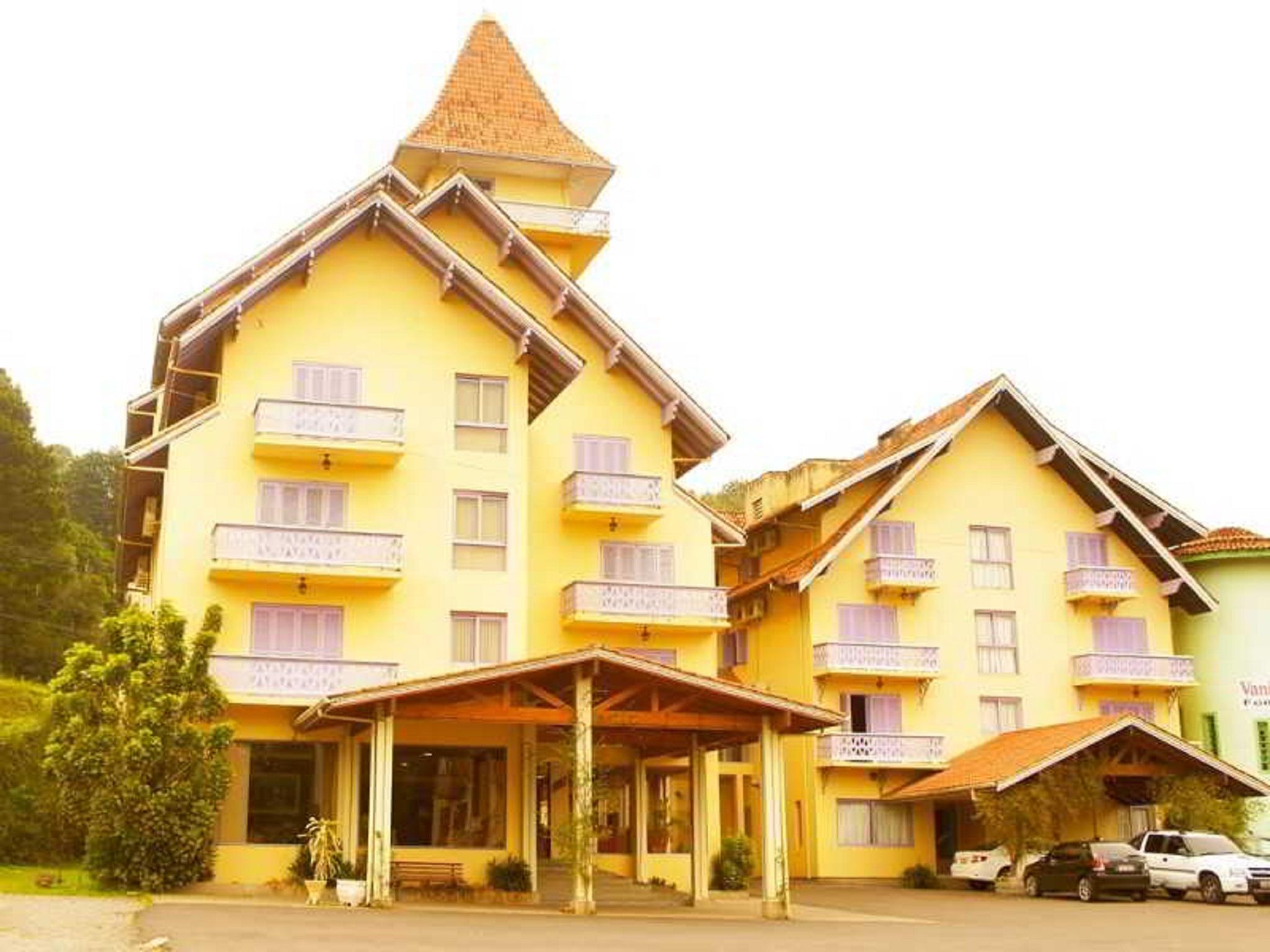 image-housing-carousel