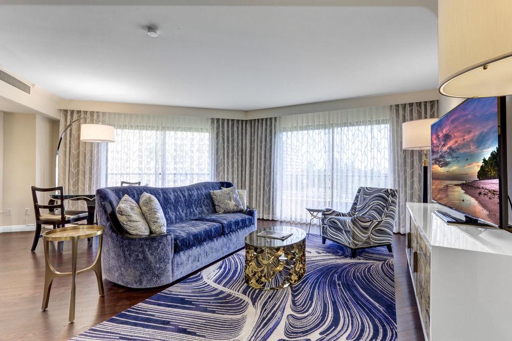 image-housing-carousel