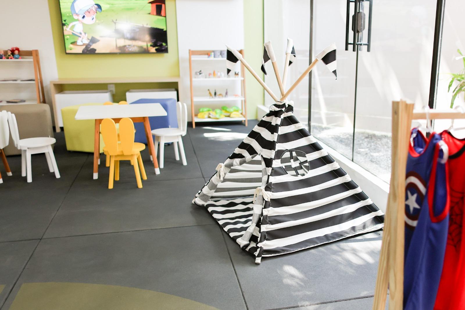 image-housing-carousel