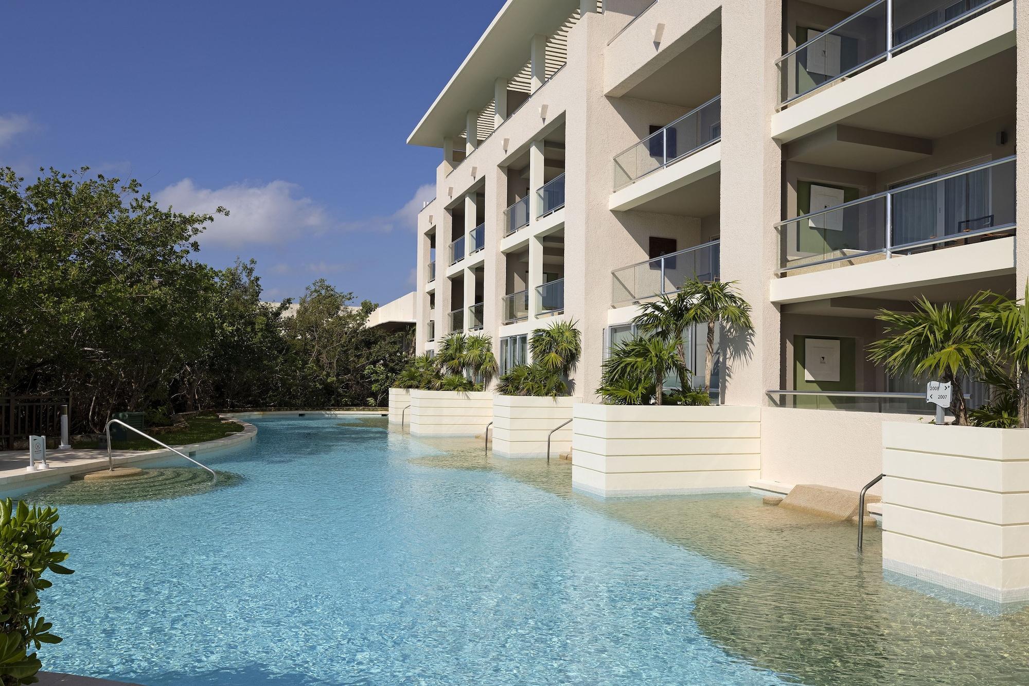 The Reserve Junior Suite Swim Up