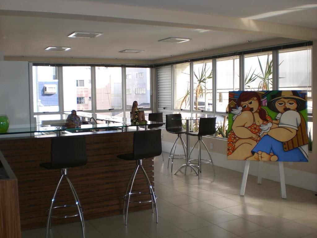 image-housing-carousel