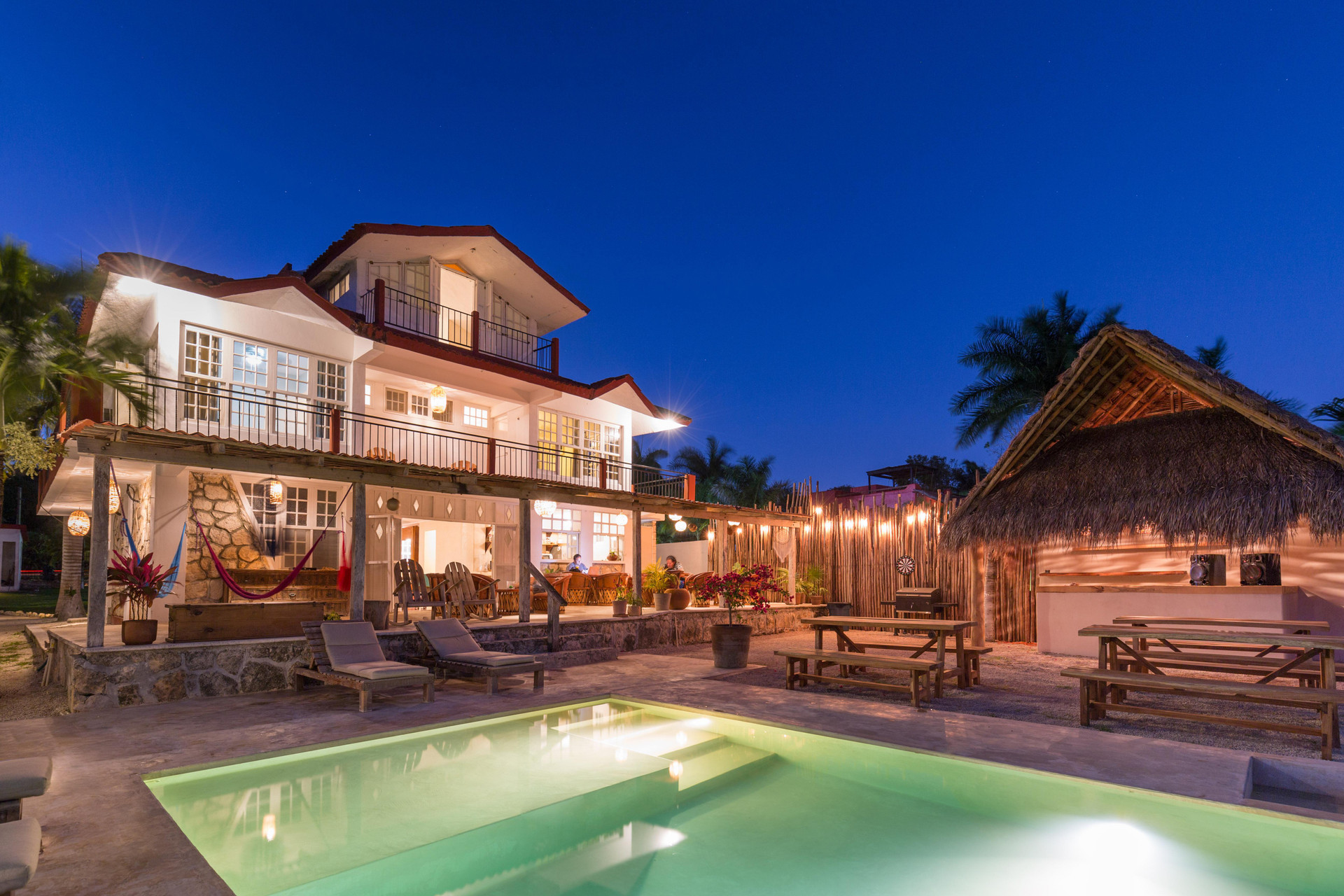 image-housing-carousel