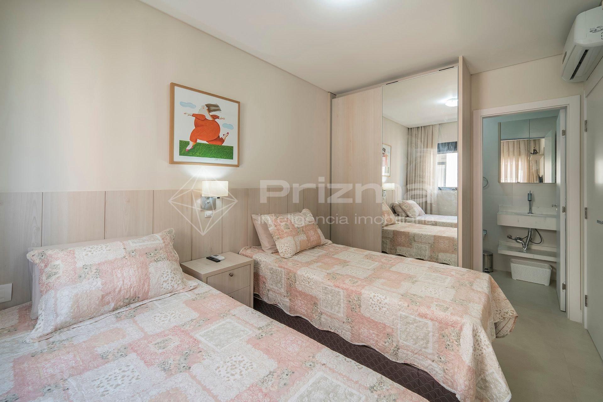 image-housing-carousel