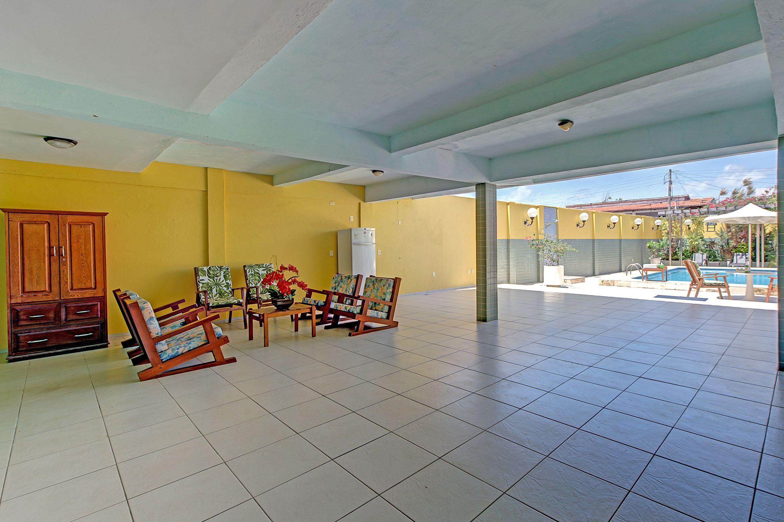 image-housing-carousel