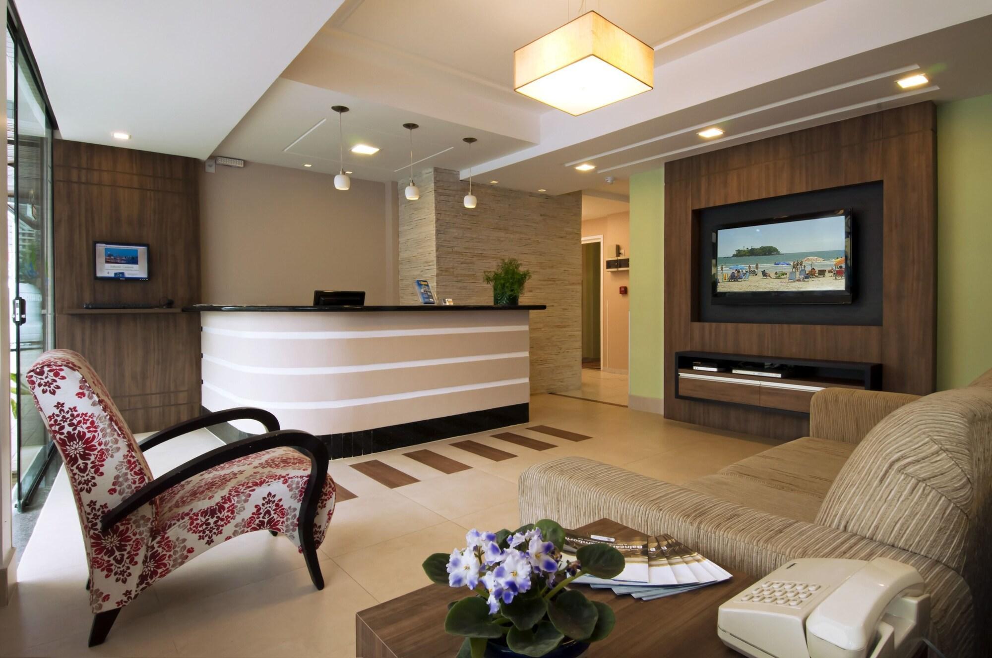 image-housing-carousel