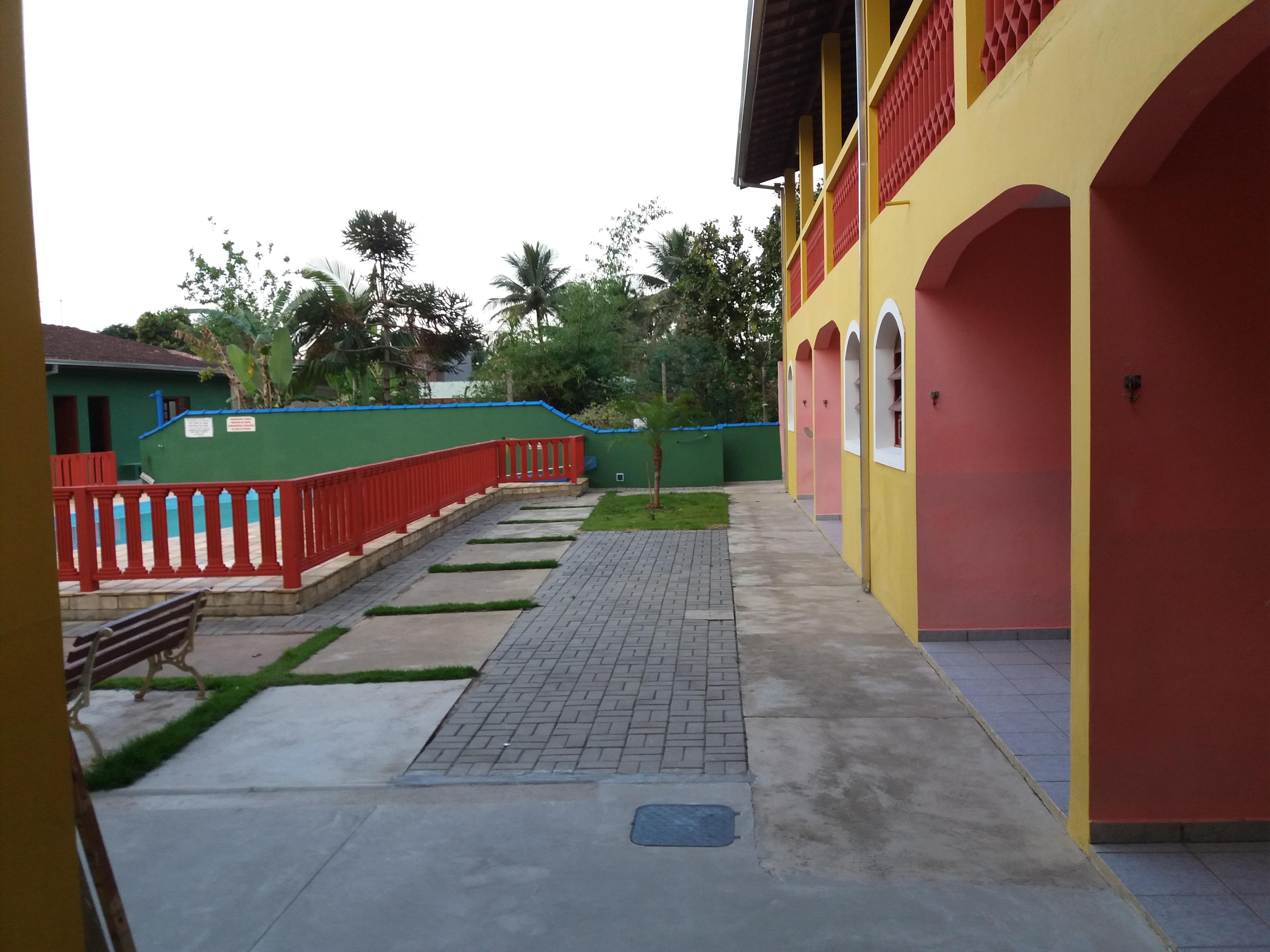 image-housing-carousel