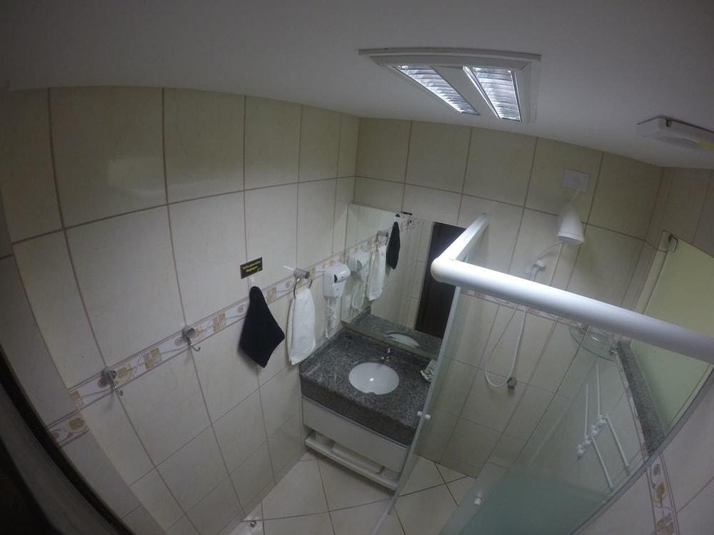 image-housing-carousel