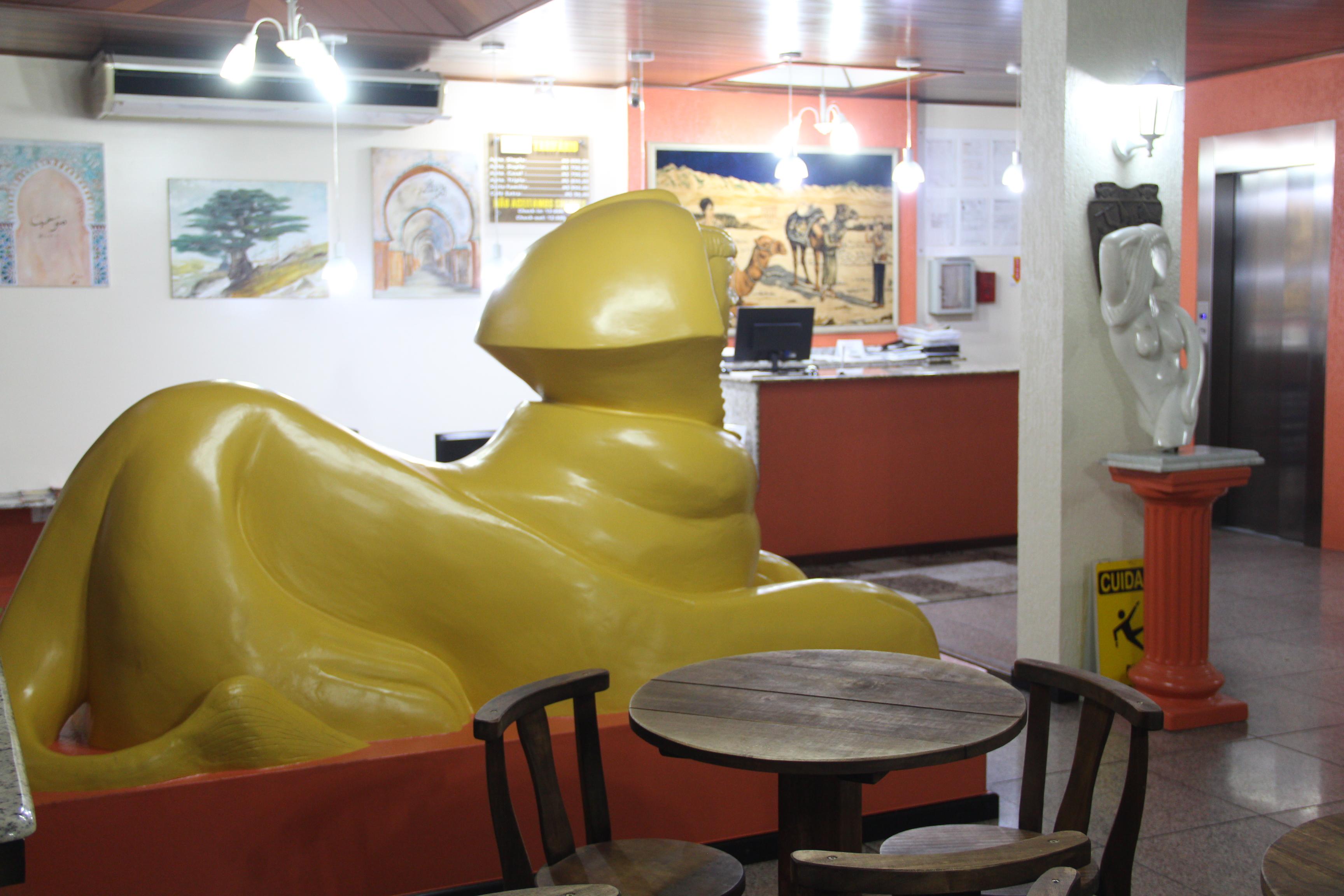image-housing-carousel